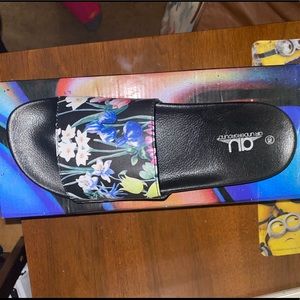 New - Air Underground Women's FlipFlops 12M